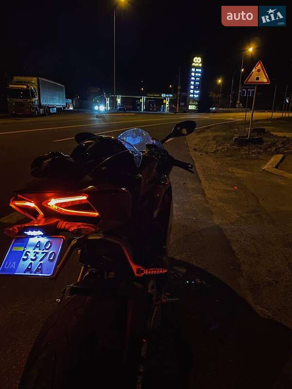 Спортбайк Ducati Panigale 2015 в Киеве
