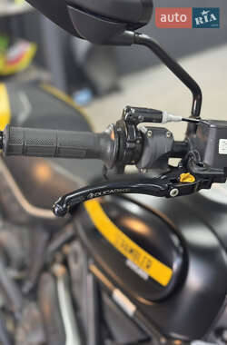 Скремблер Ducati Scrambler 2015 в 