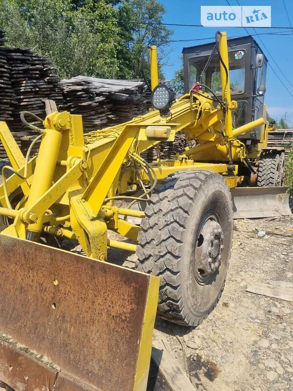 Автогрейдер ДЗ 122 1982 в Тячеве