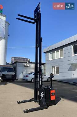 Штабелер EP Equipment ES 2023 в Киеве