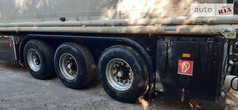 Цистерна полуприцеп Esterer 5281 1992 в Кагарлыке