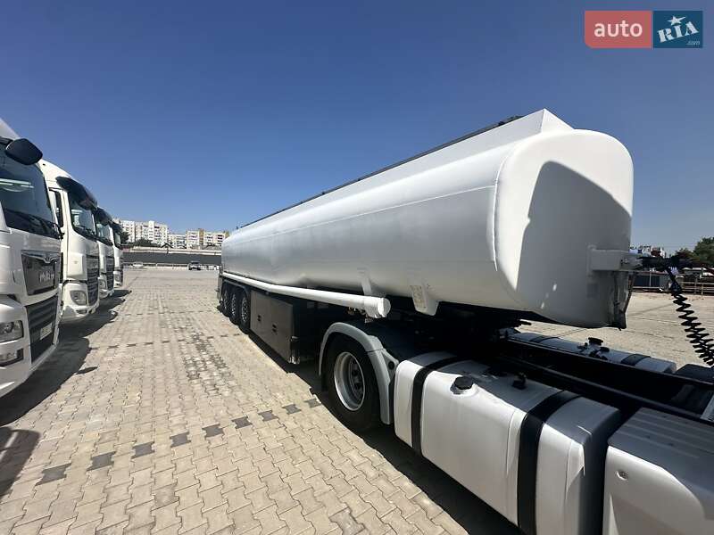 Цистерна напівпричіп Esterer DHE0189T 2001 в Черкасах фото 2 Цистерна напівпричіп Esterer DHE0189T 2001 в Черкасах