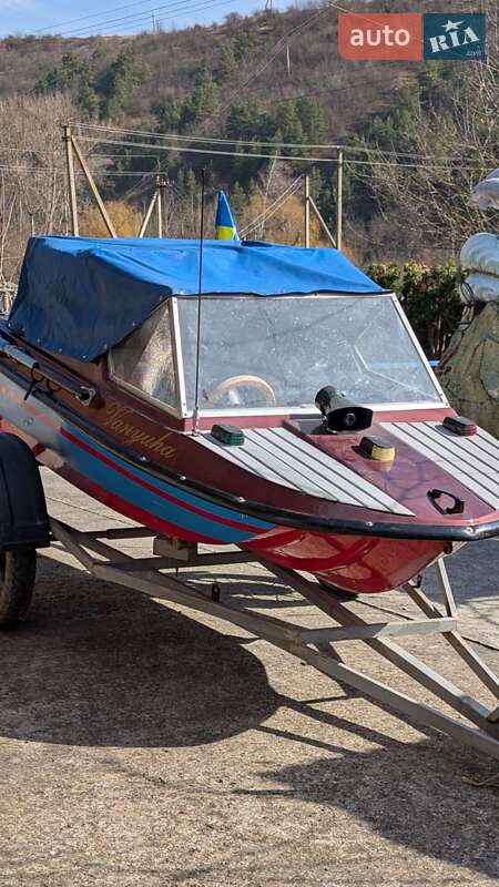 Катер Fairline Phantom 1986 в Залещиках