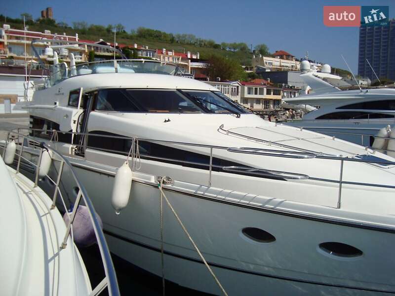Моторная яхта Fairline Squadron 2002 в Одессе