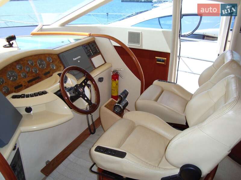 Моторная яхта Fairline Squadron 2002 в Одессе