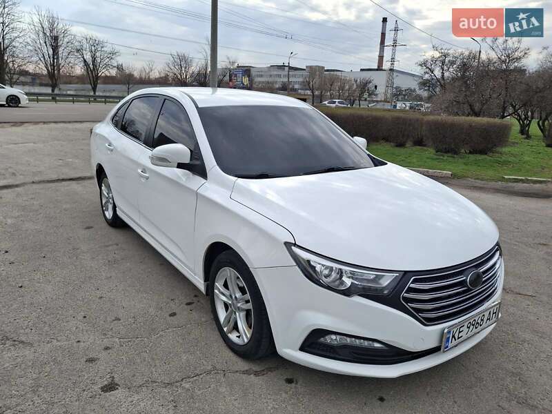 FAW B30 2019 FAW B30 2019