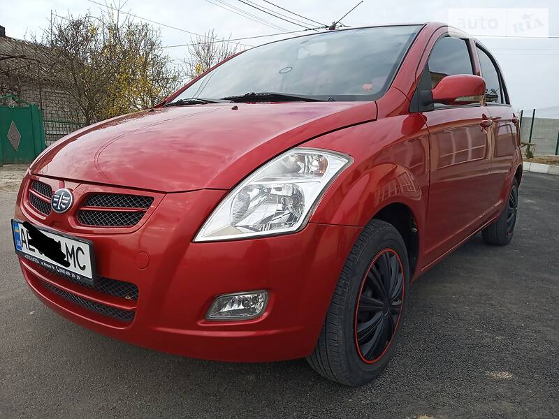 Хэтчбек FAW V2 2013 в Кривом Роге