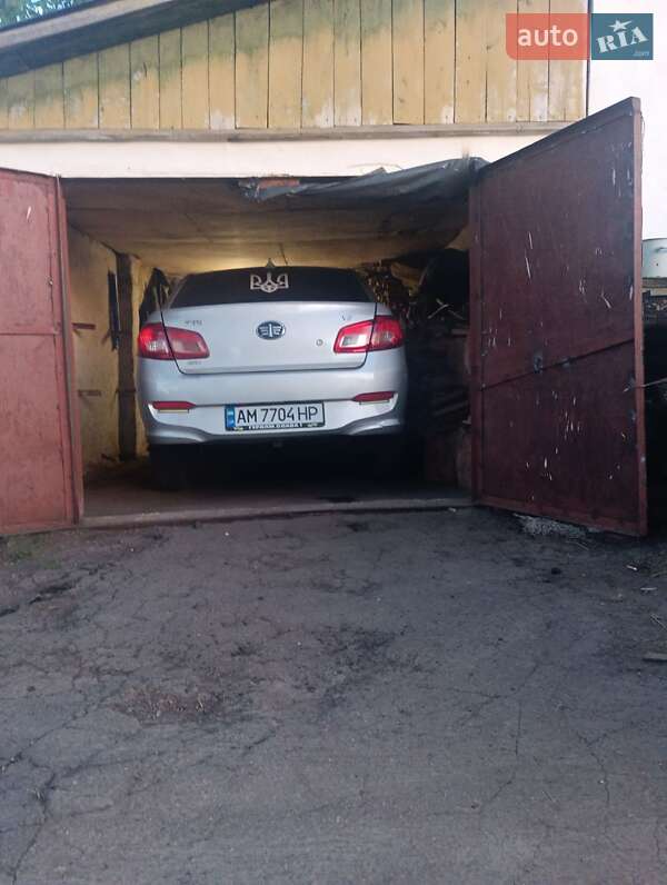 Седан FAW V5 2013 в Броварах