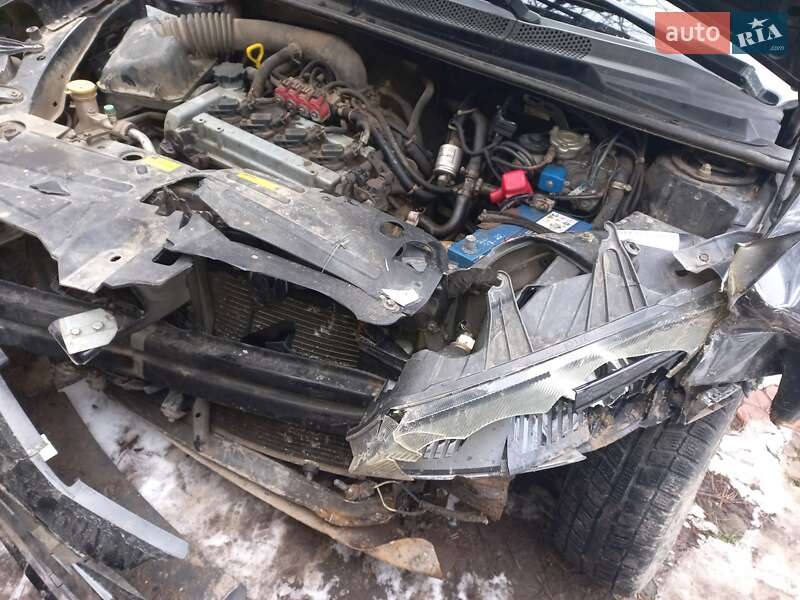Седан FAW V5 2013 в Коломые