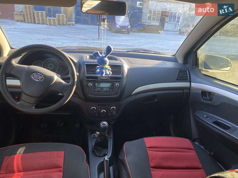 Седан FAW V5 2013 в Запоріжжі