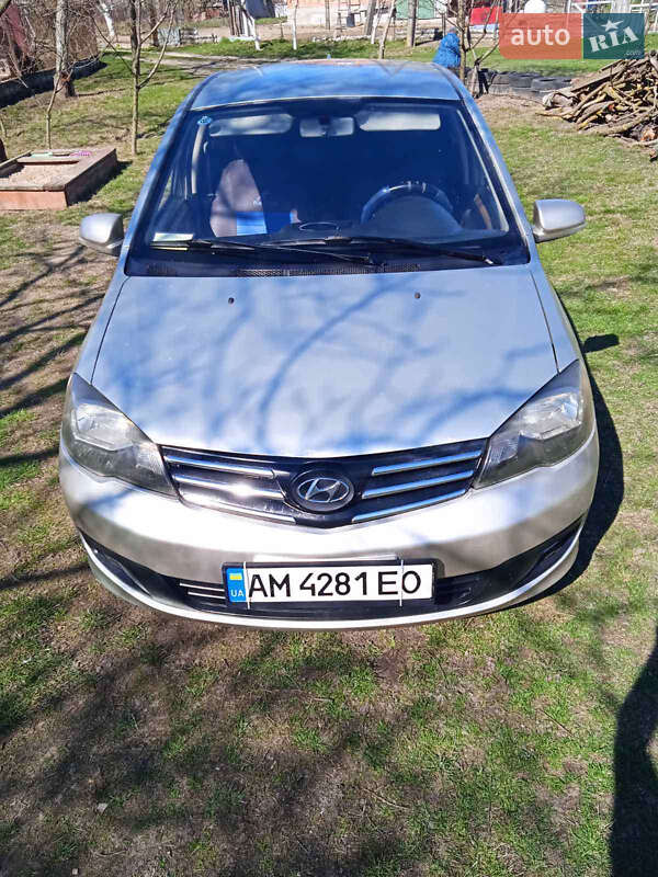 Седан FAW V5 2013 в Бердичеве