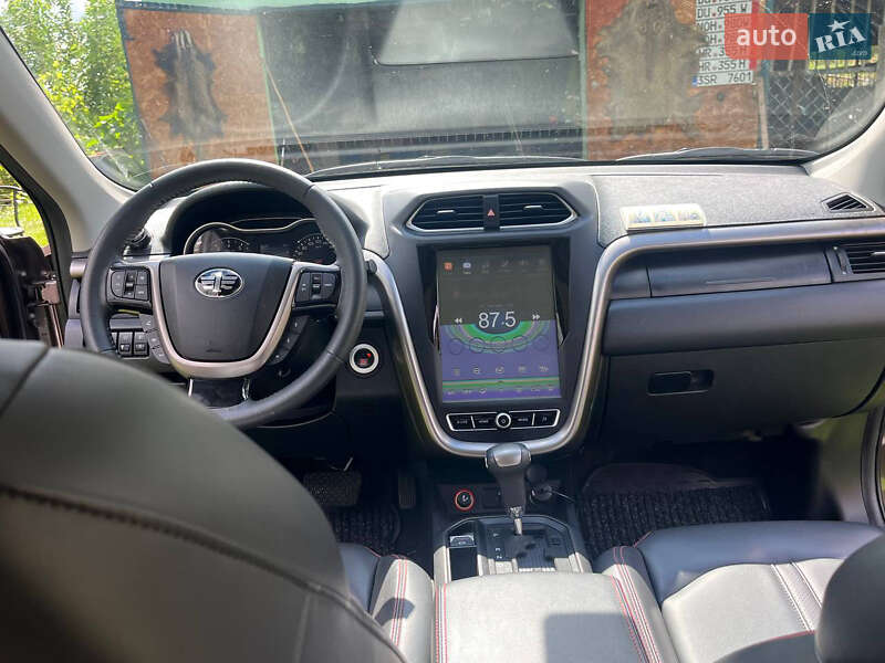 Хэтчбек FAW X80 2020 в Стрые