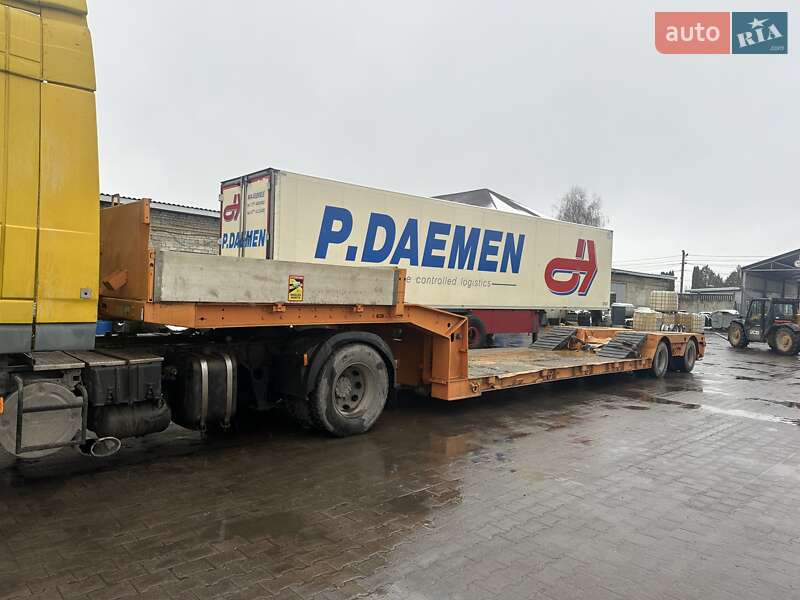 Низкорамна платформа Faymonville STBZ-2VA 2007 в Новому Розділі