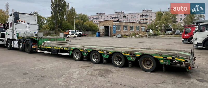 Низкорамная платформа Faymonville STN 2008 в Буче