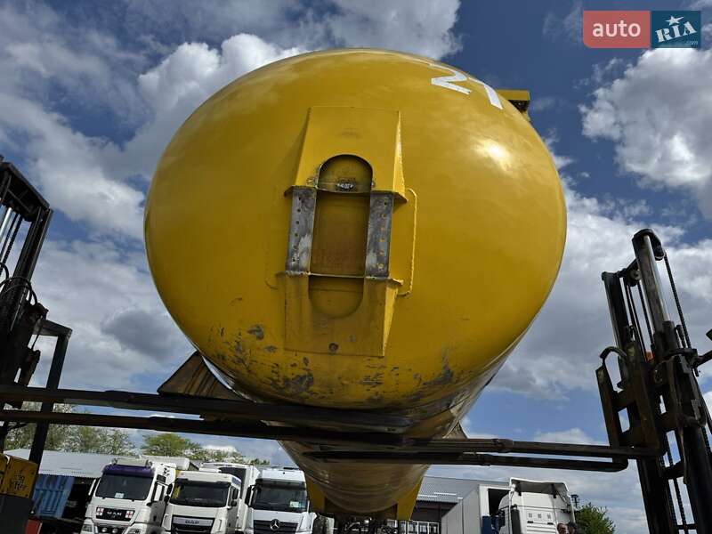 Цистерна Feldbinder 334ST 2012 в Черкассах