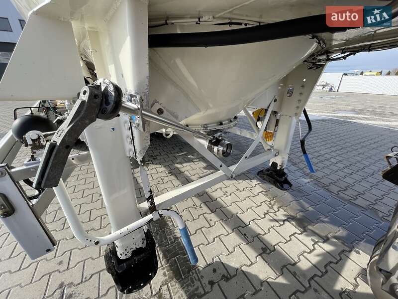 Цистерна напівпричіп Feldbinder EUT 2010 в Чернівцях