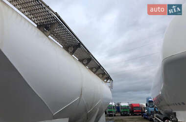 Цистерна полуприцеп Feldbinder EUT 2003 в Днепре