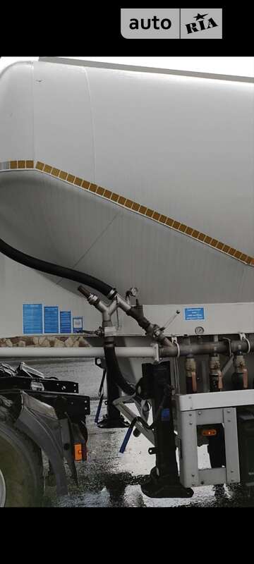 Цистерна полуприцеп Feldbinder EUT 2005 в Ивано-Франковске