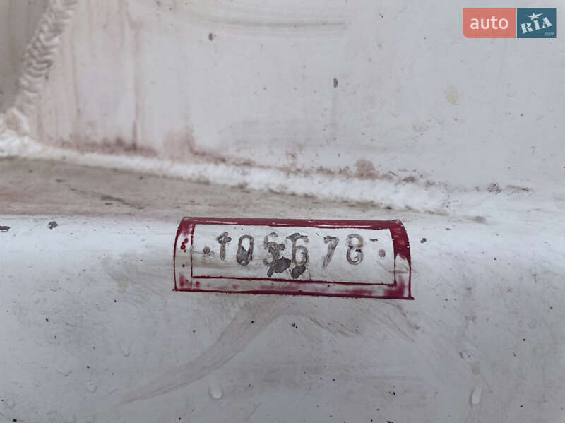 Цистерна полуприцеп Feldbinder EUT 1989 в Львове