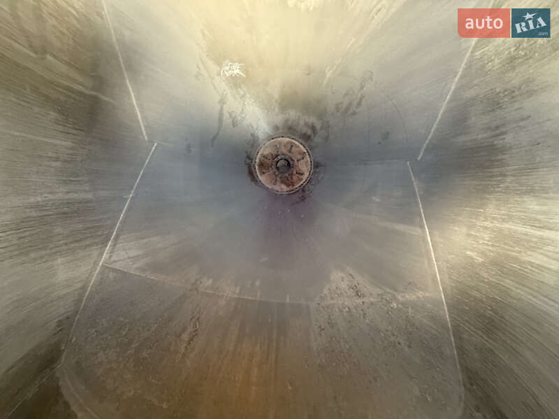 Цистерна полуприцеп Feldbinder EUT 1989 в Львове