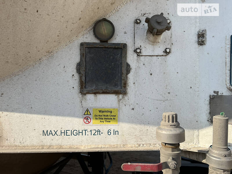 Цистерна напівпричіп Feldbinder FFB 2001 в Дніпрі