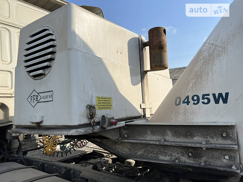 Цистерна напівпричіп Feldbinder FFB 2001 в Дніпрі