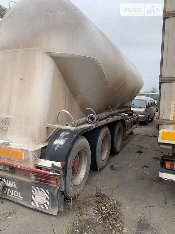 Цистерна полуприцеп Feldbinder FFB 1993 в Кривом Роге