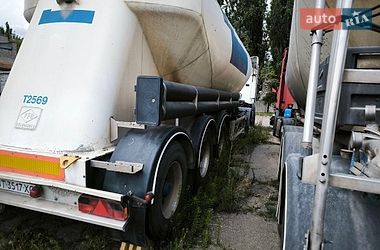 Цементовоз Feldbinder FFB 2011 в Миколаєві