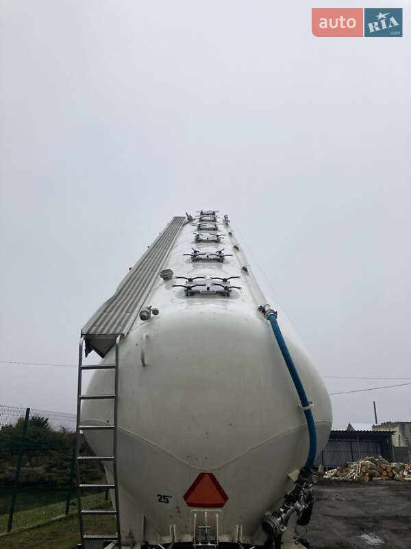 Цистерна полуприцеп Feldbinder KIP 2000 в Киеве