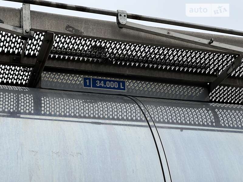 Цистерна полуприцеп Feldbinder TSA 2010 в Черновцах