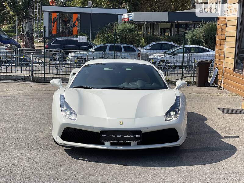 Купе Ferrari 488 GTB 2015 в Киеве