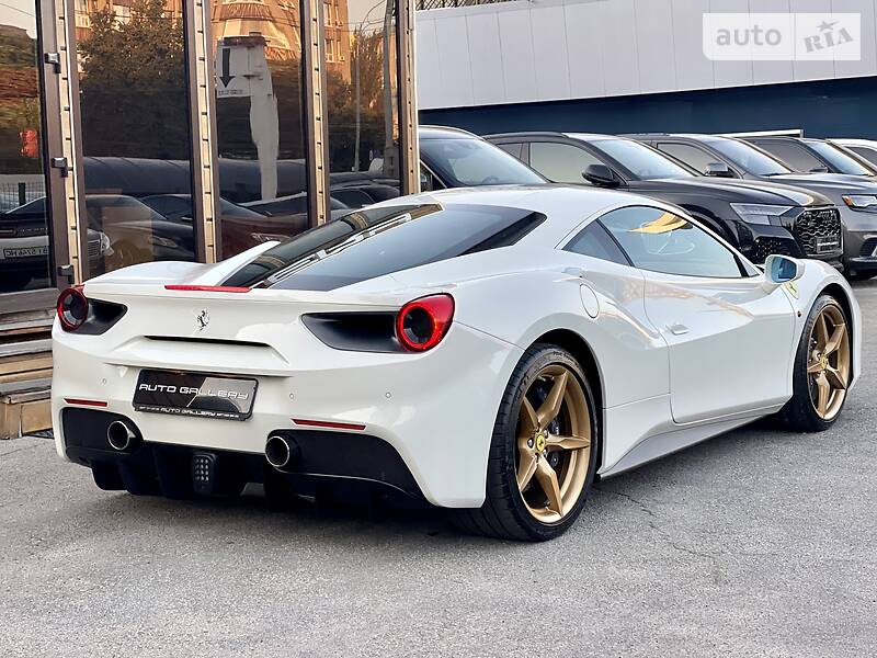 Купе Ferrari 488 GTB 2015 в Киеве