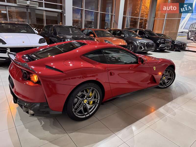 Ferrari 812 Superfast 2020