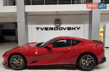 Купе Ferrari 812 Superfast 2020 в 