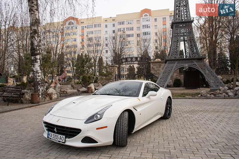Кабриолет Ferrari California T 2015 в Киеве