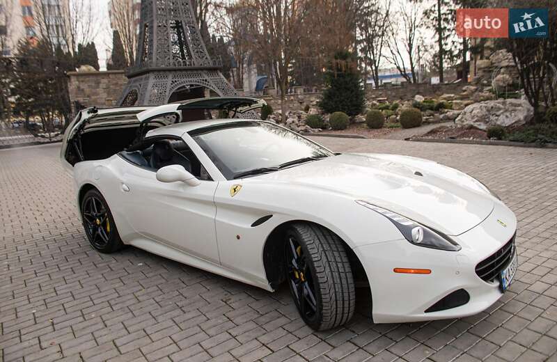 Кабриолет Ferrari California T 2015 в Киеве