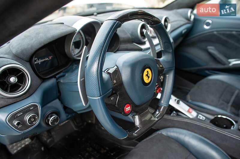 Кабриолет Ferrari California T 2015 в Киеве