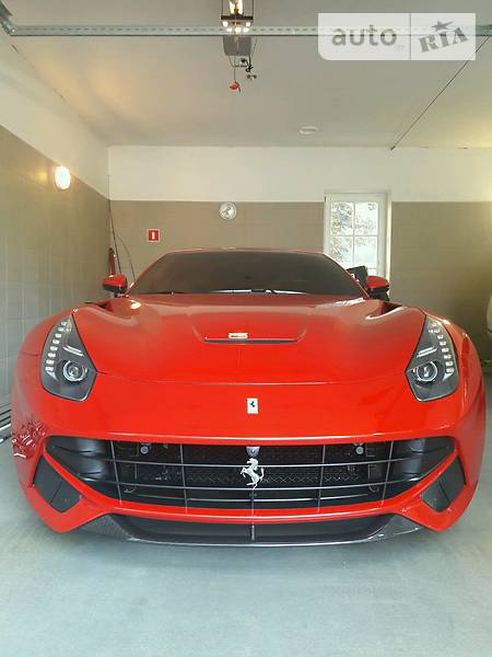 Купе Ferrari F12 2013 в Києві