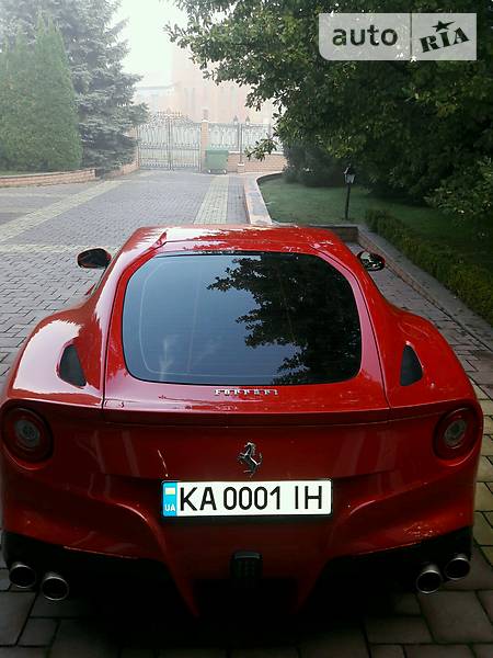 Купе Ferrari F12 2013 в Києві