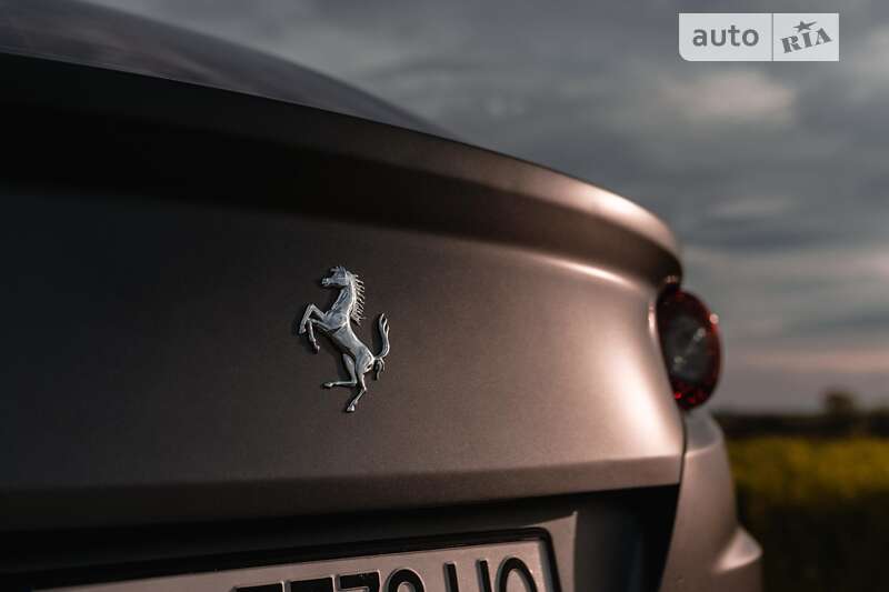 Хэтчбек Ferrari FF 2013 в Львове