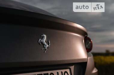 Хетчбек Ferrari FF 2013 в 
