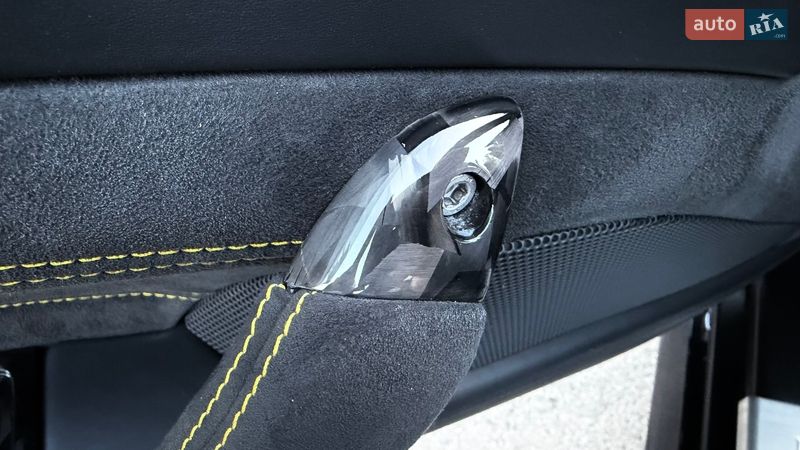 Купе Ferrari FF 2013 в Киеве