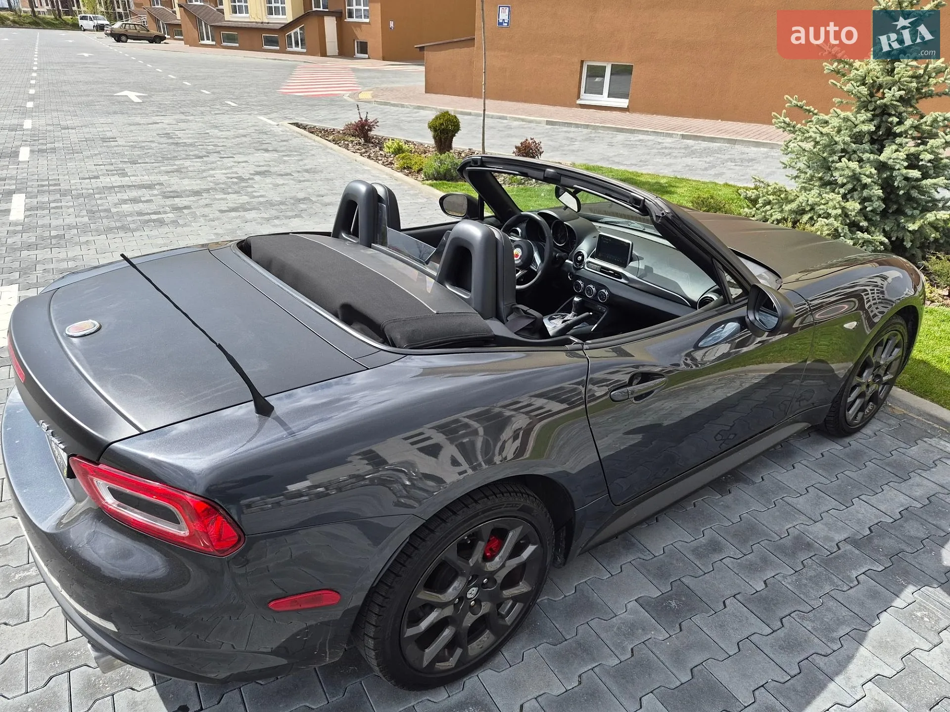 2016 Fiat 124 Spider - мініатюра 17