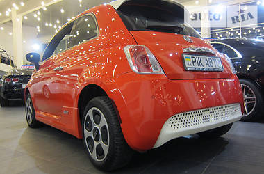 Хэтчбек Fiat 500 2013 в 