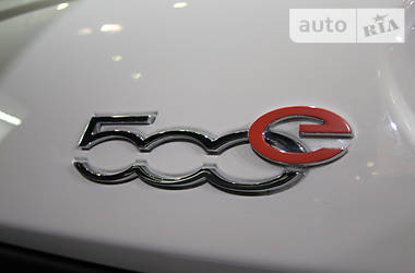 Хэтчбек Fiat 500 2013 в 