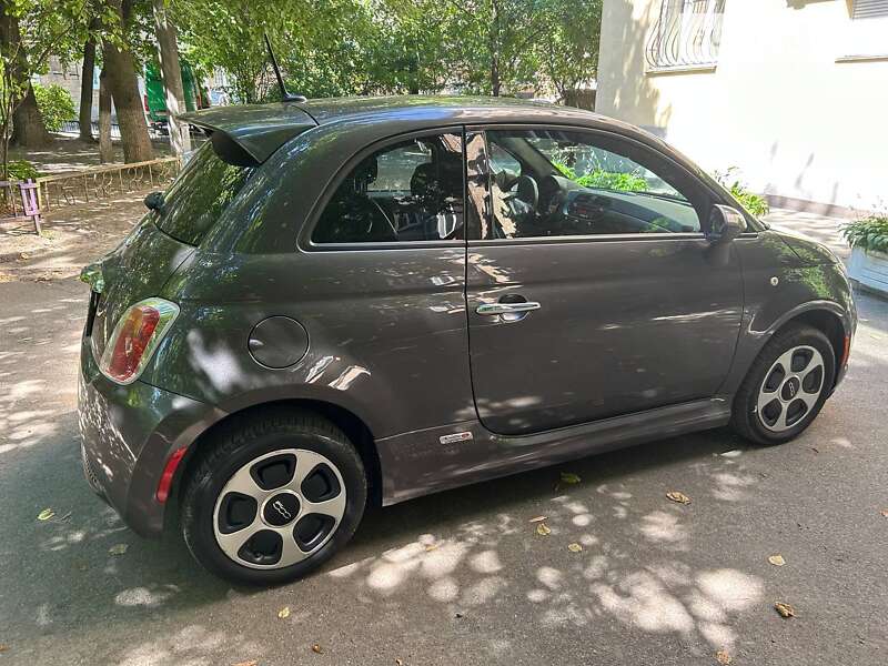 Хэтчбек Fiat 500e 2014 в Киеве