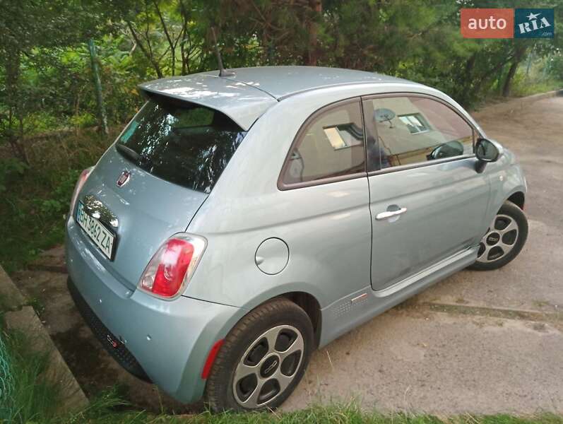 Хэтчбек Fiat 500e 2015 в Львове