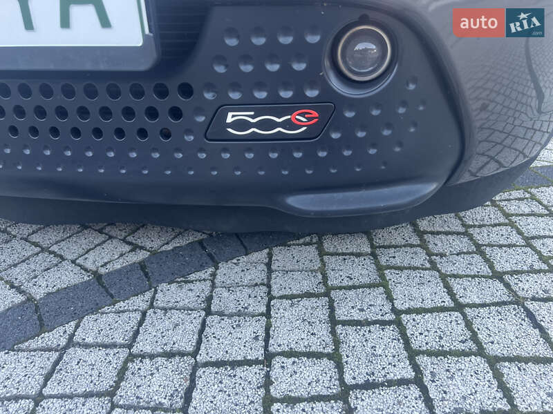 Хэтчбек Fiat 500e 2015 в Косове