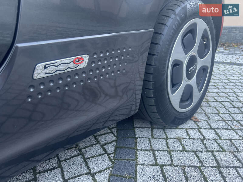 Хэтчбек Fiat 500e 2015 в Косове
