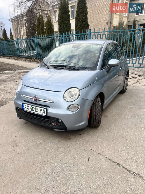 Хэтчбек Fiat 500e 2014 в 